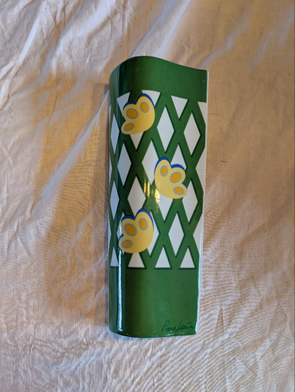 2/80$ Vintage Green and Yellow Wall pocket with butterfly (Sign)